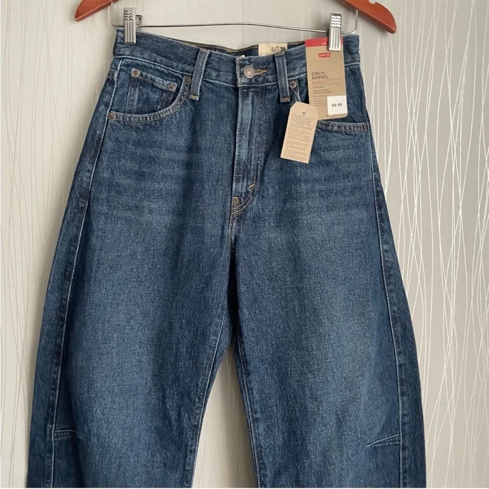 NWT Levi’s Cinch Barrel Jeans - Picture 5 of 16